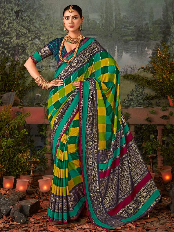 Women's Silk Blend Blue Printed Designer Saree With Blouse Piece Floral Print Blouse