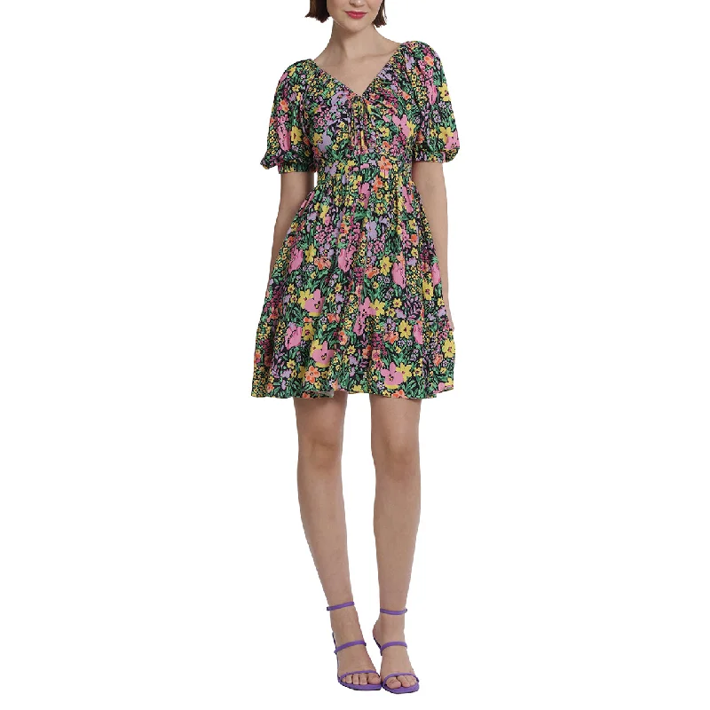Women's V Neck Mini Dress 1 Chic Sleeveless Mini Dress