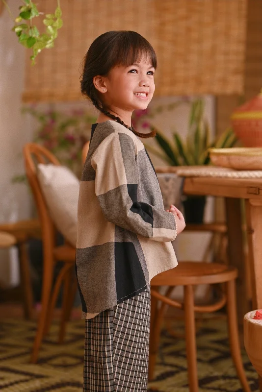 The Hening Flare Blouse - Black Square Boho Printed Blouse