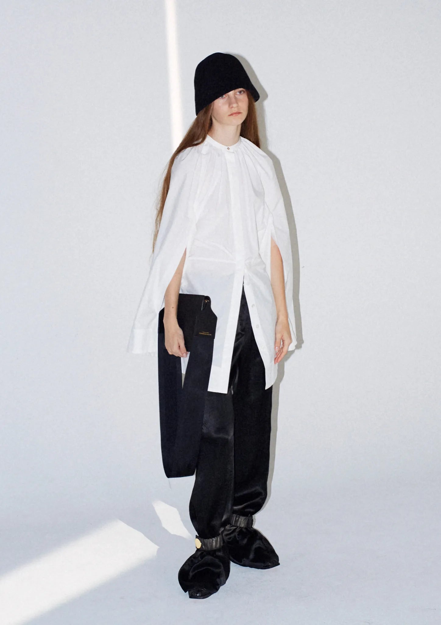 新品 -HELARD- Blouse WHITE Asymmetric Hem Blouse