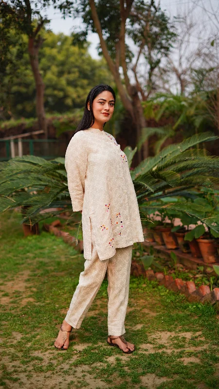 Beige Star Print Embroidered Shirt-- Boxy Fit Fitted Loose