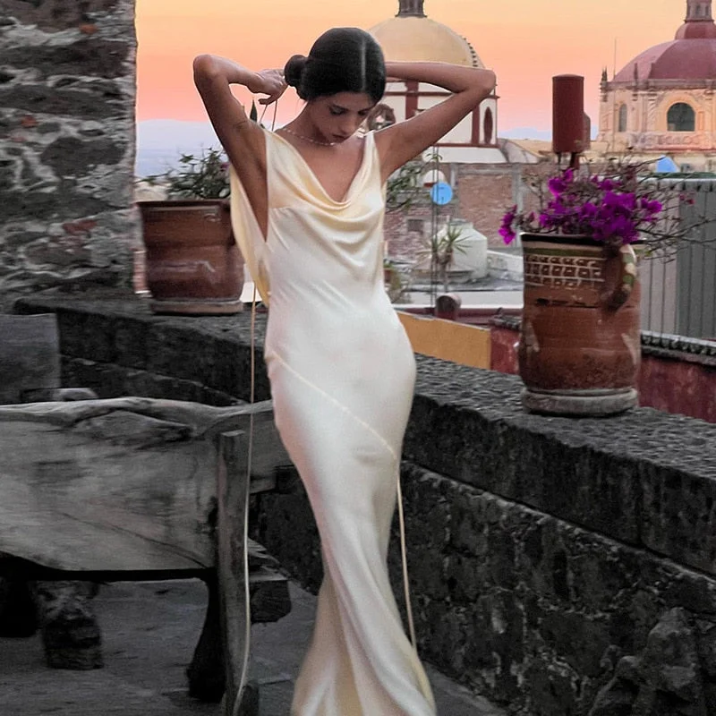 Backless Slim Hollow Out Women Party Dresses Halter Neckline Beach