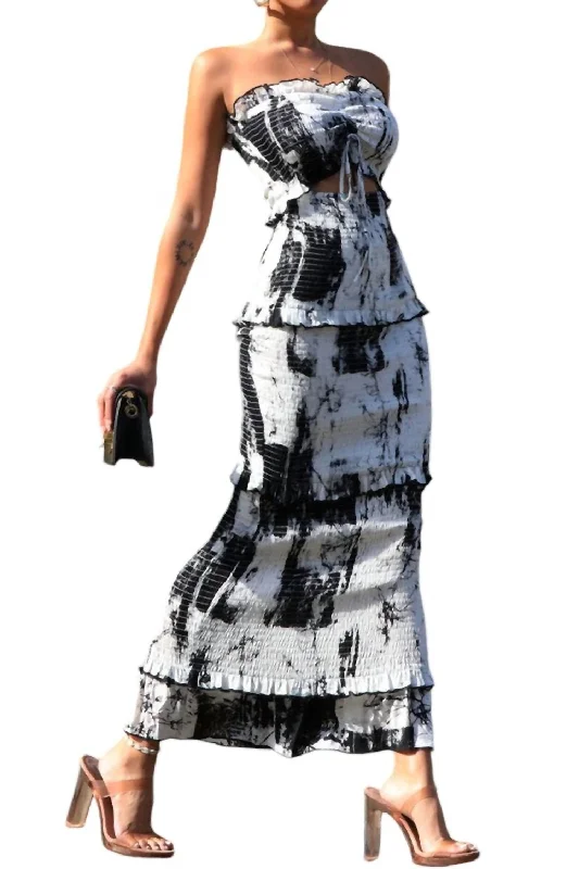 Smocked Long Dress In Black/white Tunics Chinos classic