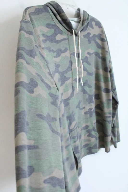 Stitch & Knot Green Camp Stretch Hoodie | M Hoodie with Bell Sleeves Flared Feminine