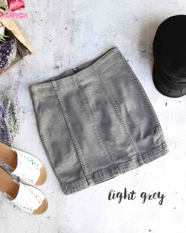 Free People - Modern Femme Novelty Mini Denim Skirt in Light Grey