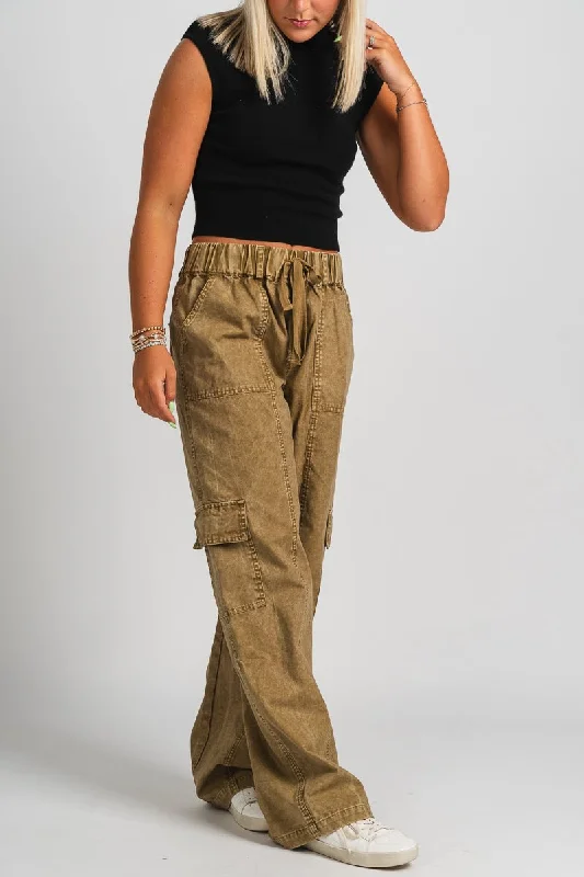 Washed cargo pants khaki