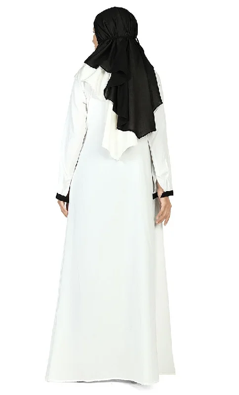 Women's Contrasted Black And White Prayer Dress